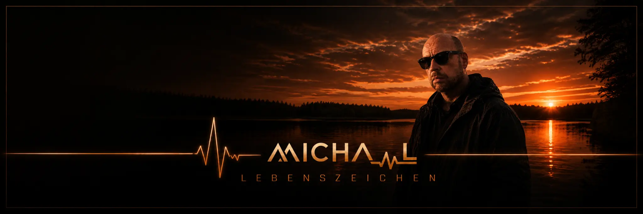 Micha_L am See im Licht des Sonnenuntergangs